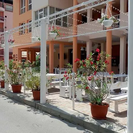 Апартаменты Pirvate Studio In Vanila Garden Apartcomplex