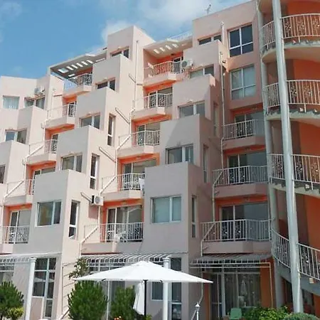 Апартаменты Pirvate Studio In Vanila Garden Apartcomplex *